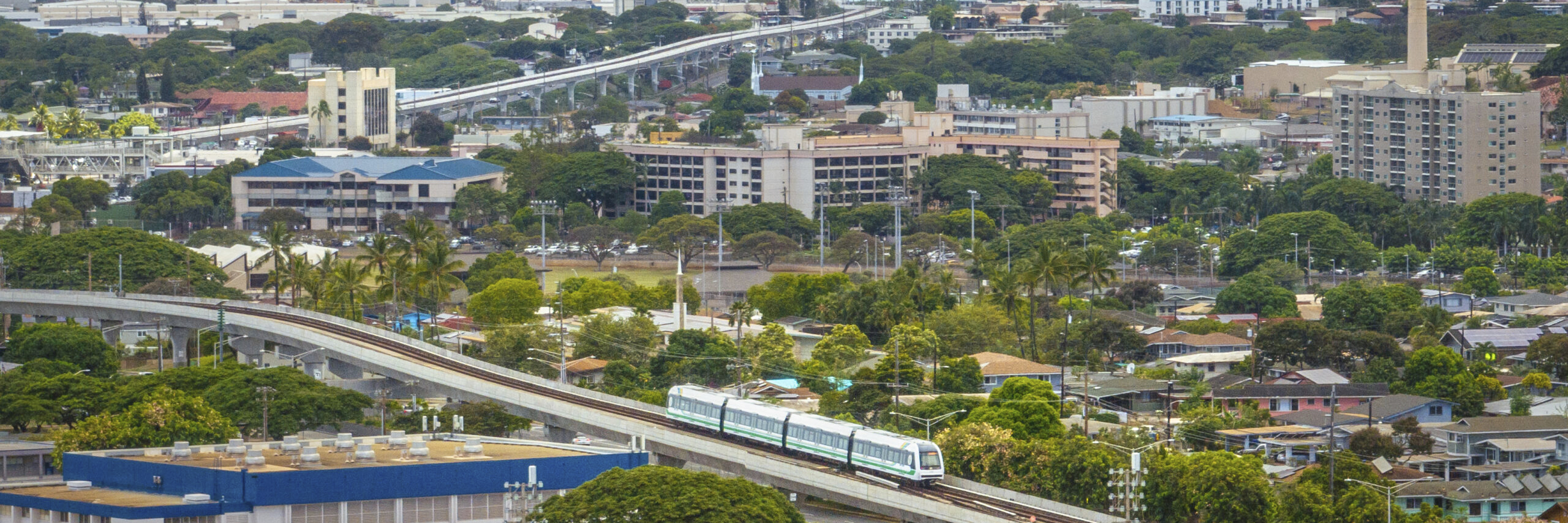 Skyline Rail passing through Pearl City