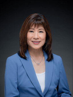 Nadine Nakamura headshot