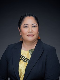 Julie Reyes Oda headshot