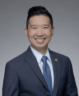 Stanley Chang headshot